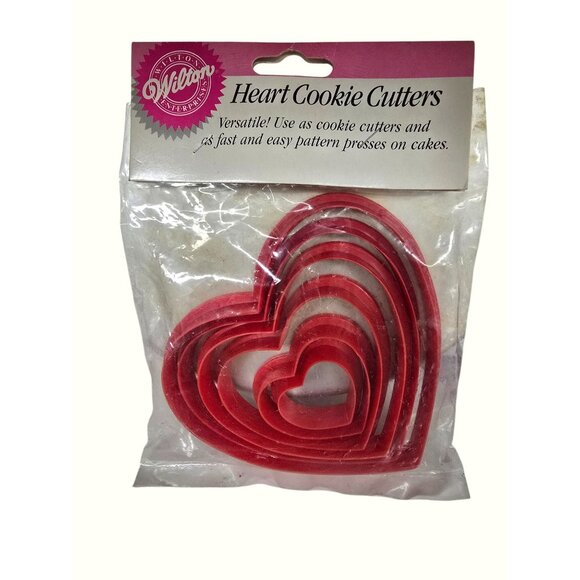 Wilton Set Of 4 Red Plastic Nested Heart Cookie Cutters For Baking & Cake Decora - Picture 1 of 5